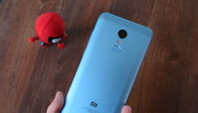 Xiaomi Redmi 5 Plus màu xanh biển, sắc màu tươi sáng và lạ mắt