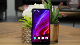Xiaomi Mi Mix 2S bất ngờ xuất hiện trong trailer quảng cáo của Pacific Rim