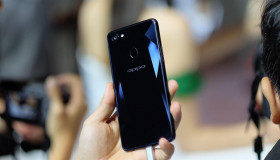 Oppo F7 đen kim cương, phiên bản đặc biệt và huyền bí