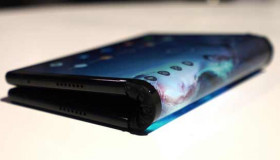 Samsung xác nhận kế thừa màn hình gập đầu tiên trên thế giới của Royole Flexpai