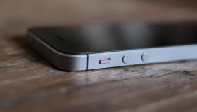 iPhone SE mới chính thức được trưng bày trên Apple Store với giá 249 USD