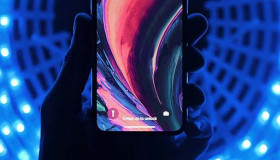 iPhone 2020 rò rỉ màn hình siêu lớn, tai thỏ bị loại bỏ