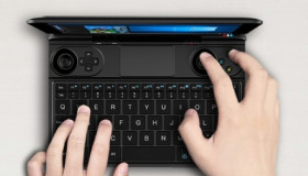 Đây là máy tính xách tay chơi game nhỏ nhất thế giới