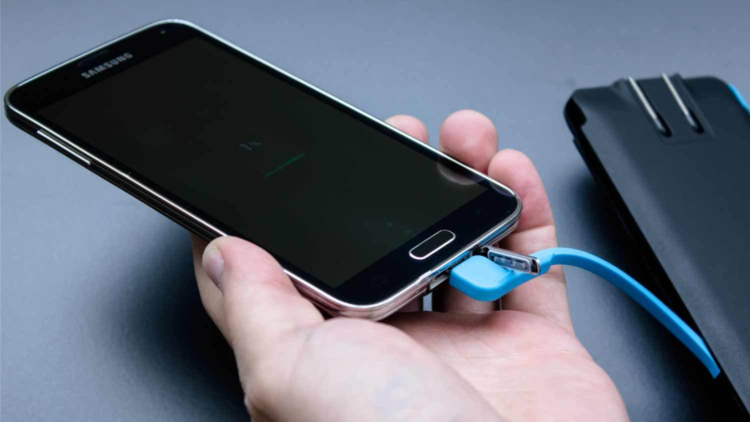 sac dien thoai dung cach hinh anh 4