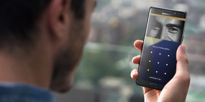 so sanh intelligent scan samsung galaxy s9 va face id tren iphone x hinh anh 2