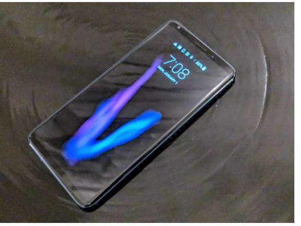 kha nang chong nuoc cua lg v30s thinq v30