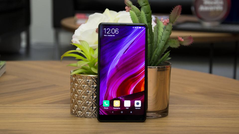 xiaomi mi mix 2s chinh hang chinh thuc do bo vao Viet Nam