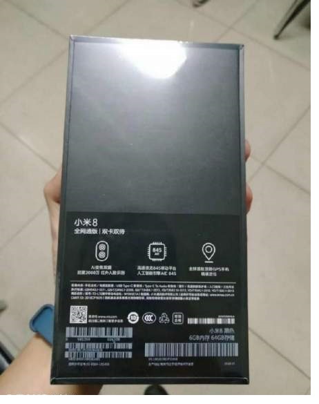 lo dien hop ban le xiaomi mi 8 cung tinh nang gps bang tan kep cua broadcom