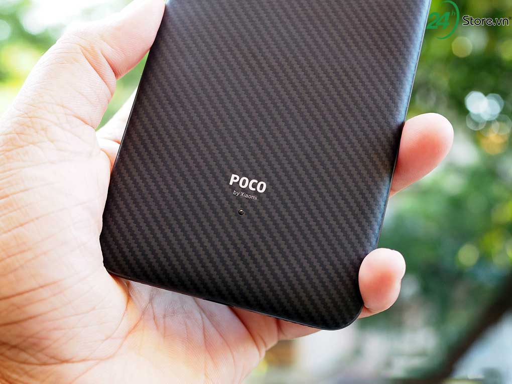 mặt sau pocophone
