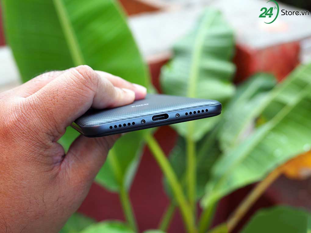 các cổng trên pocophone f1