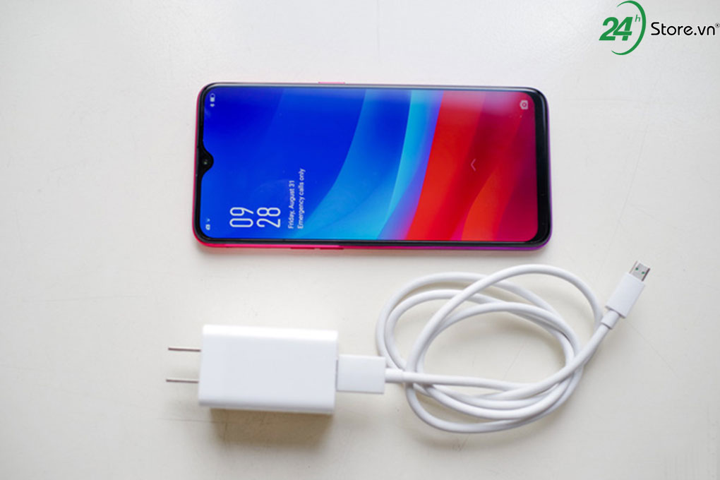 Oppo F9 là vô đối so với iPhone X về sạc nhanh hình 1