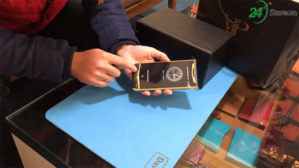 tren tay VIPPHONE: dien thoai bao mat cua viettel