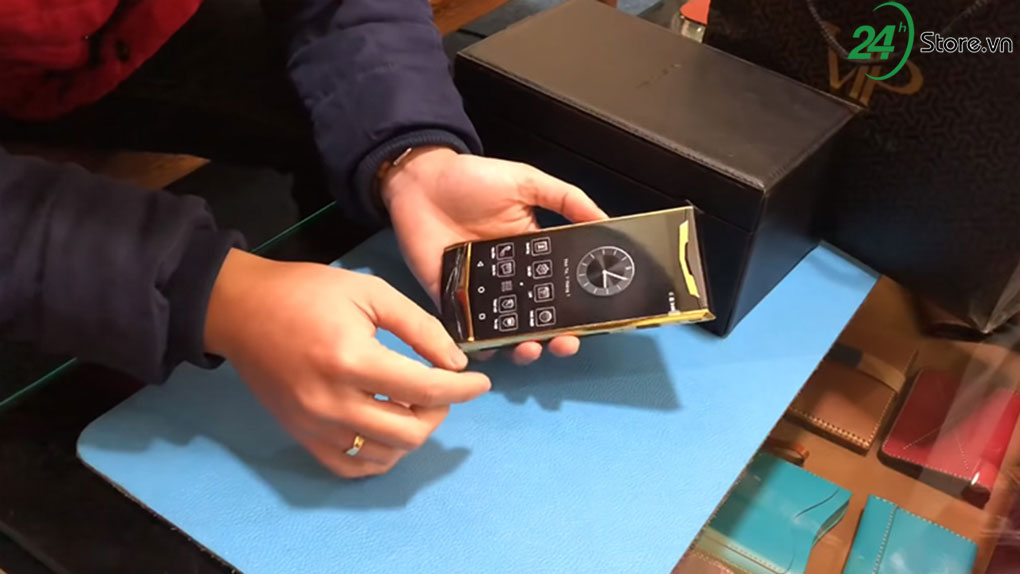 tren tay VIPPHONE: dien thoai bao mat cua viettel