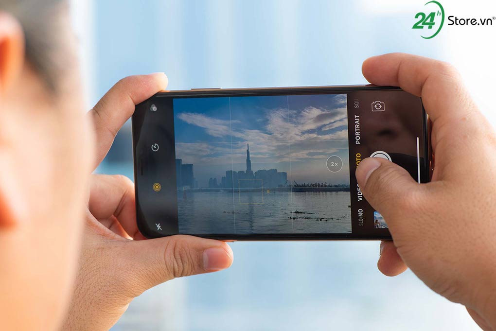 can canh dap hop iphone xs max sieu chat tai 24hstore 13