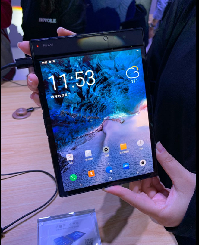 da co smartphone man hinh gap dau tien tren the gioi