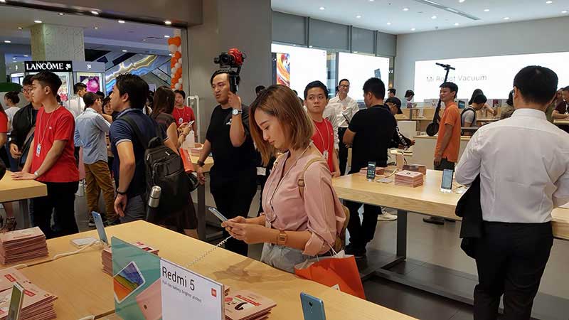 Xiaomi nâng thời hạn bảo hành điện thoại tại Việt Nam lên 18 tháng hình 3 Xiaomi nang thoi han bao hanh dien thoai 01