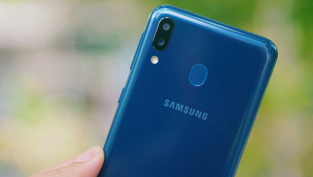 mặt sau galaxy m20