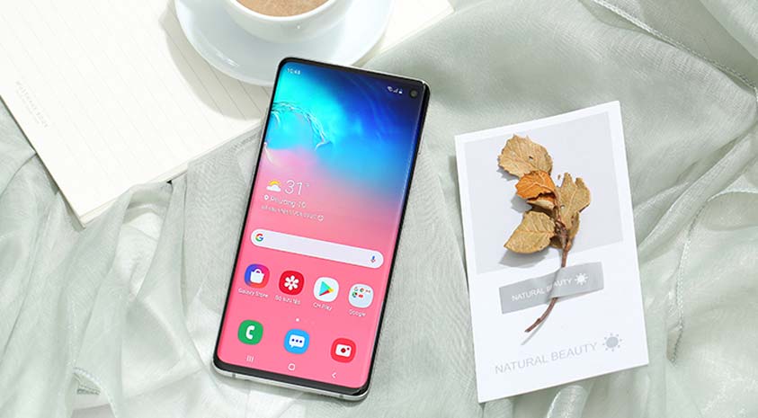 Samsung Galaxy S10 sạc không dây 