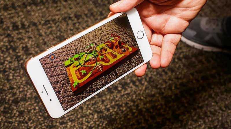 trên tay iphone 8 cũ