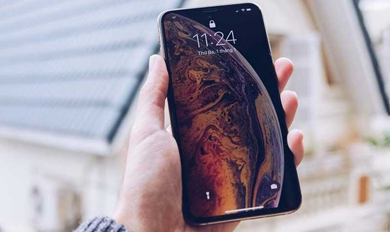 co nen mua iphone xs max lock 1
