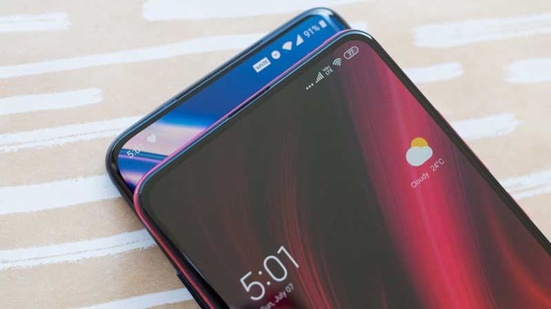 Về cấu hình máy, màn hình và mặt lưng