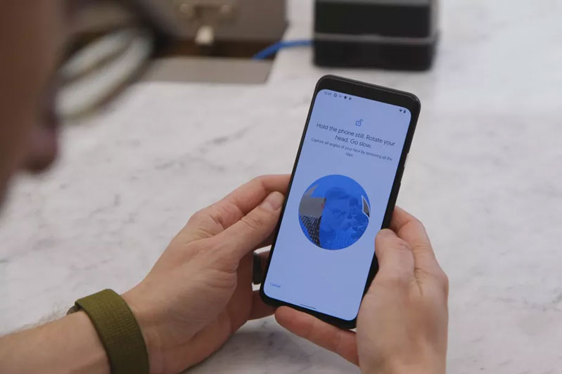 Pixel 4, Pixel 4 XL ở một nơi cẩn thận như túi quần trước hoặc trong giỏ xách