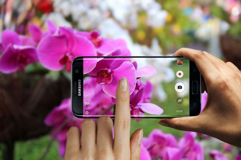 chạm tay lấy nét