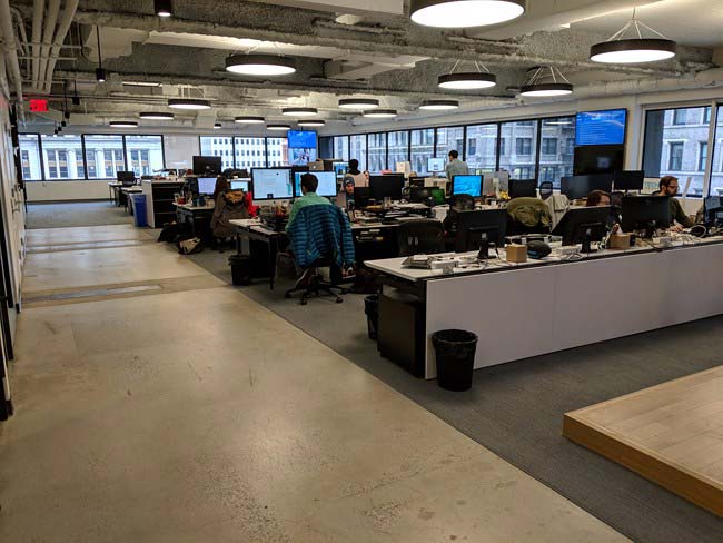 Với ánh sáng kết hợp