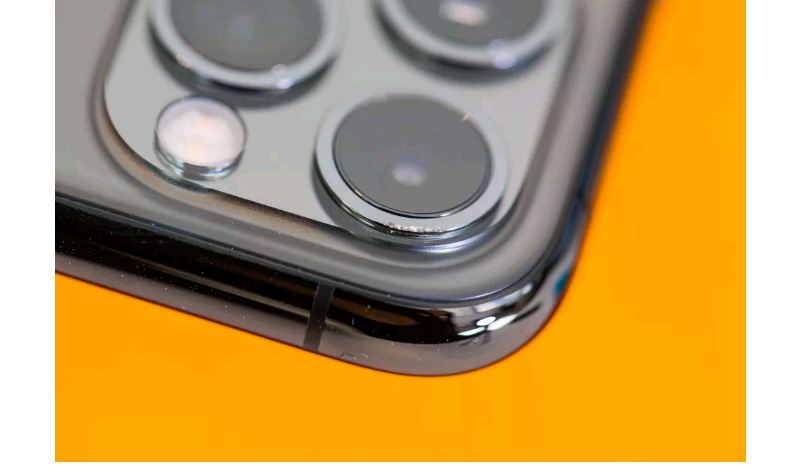 Một số hư hại khi thả rơi độ cao 8 feet