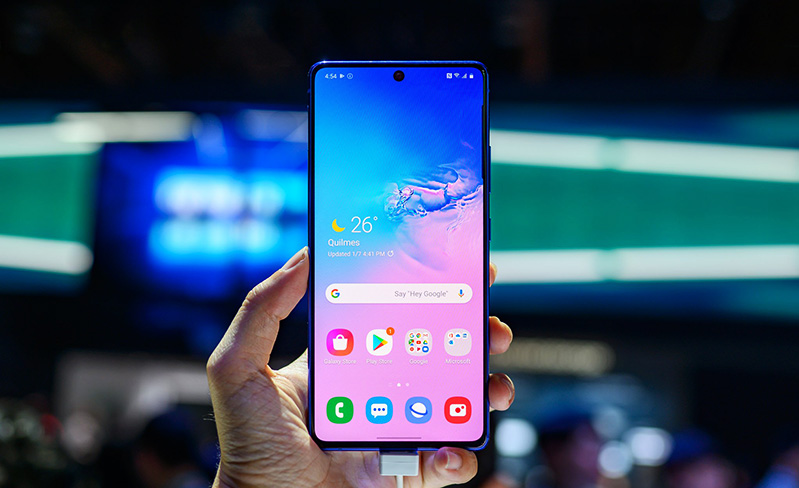 viền màn hình trên s10 lite khá mỏng