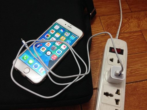 6 nguyen nhan chi ra viec dung iPhone 8 moi 32GB sai cach hinh anh 1