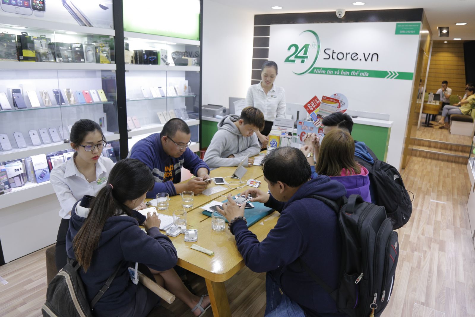 Cach khac phuc loi tren iPhone 8 Lock khong dich vu nhanh don gian nhat hinh anh 1