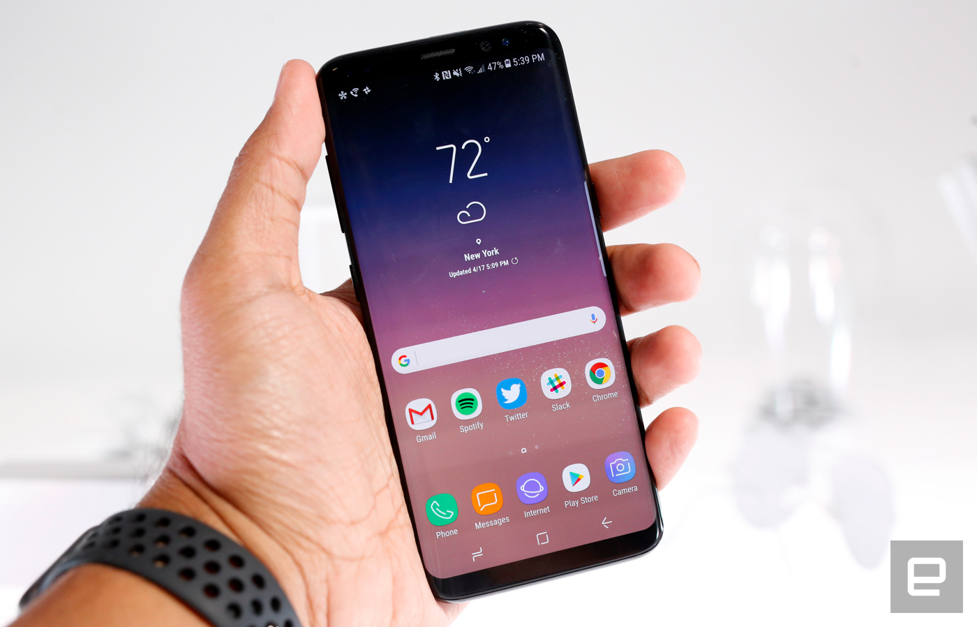 cach bao ve man hinh smartphone cua ban dung cach hinh anh 2