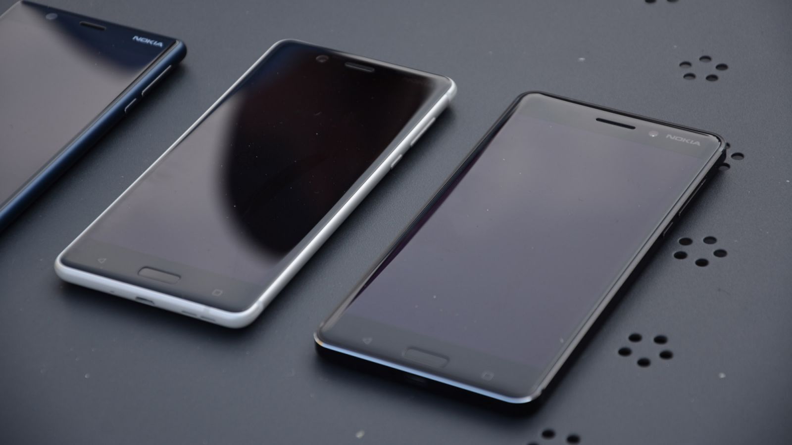 Nokia 8 với sự lựa chọn màu sắc mới lo anh Nokia 8 man hinh lon camera kep va mau vang dong hinh anh 2